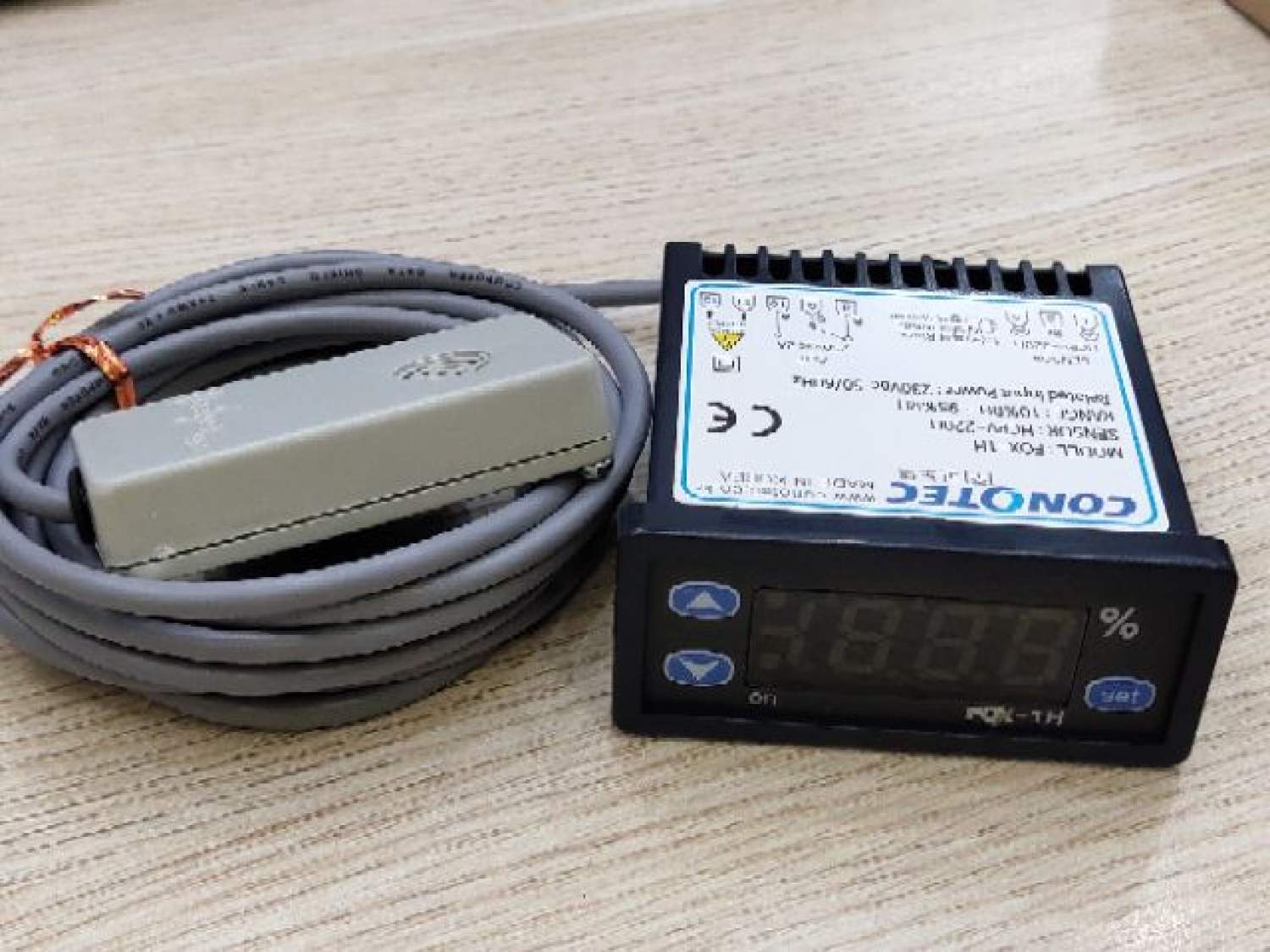 Đồng hồ điều khiển độ ẩm FOX-1H Conotec
