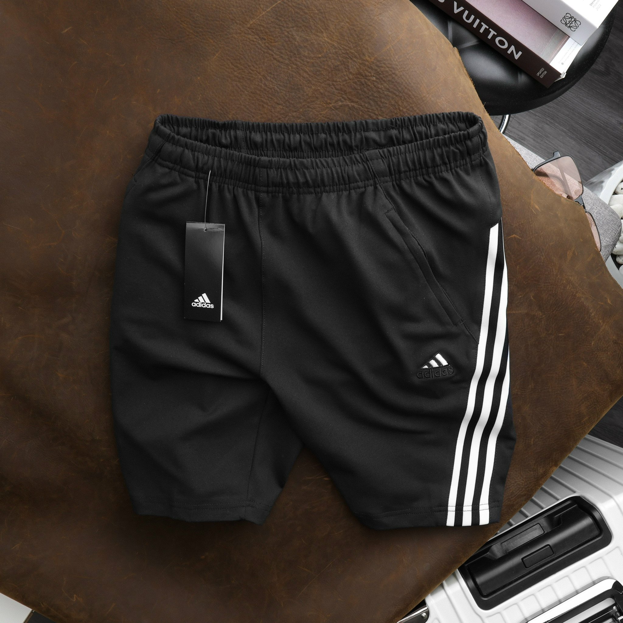 Quần Short Adidas 3 sọc chéo logo ADIDAS