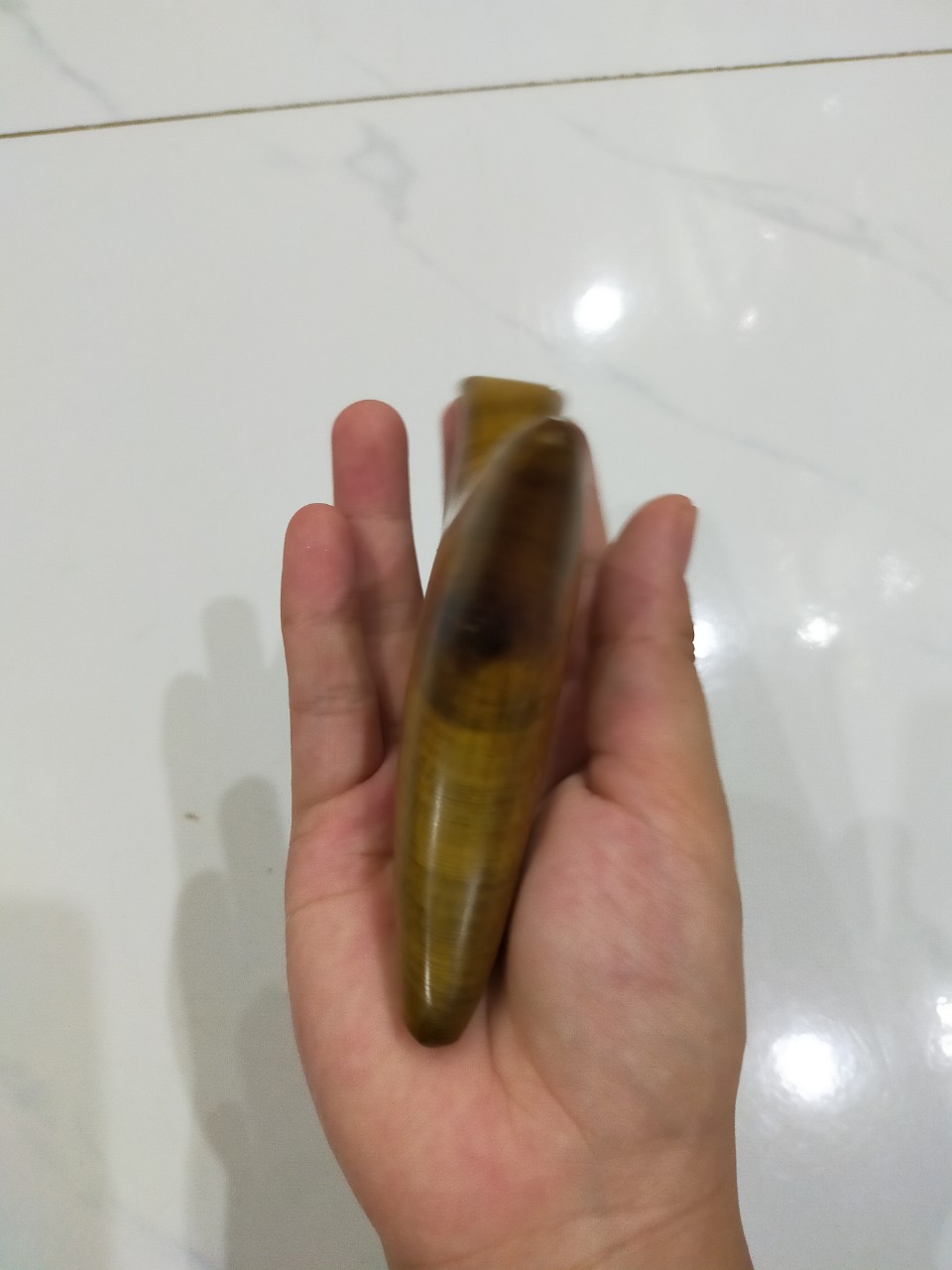 Dụng cụ bấm huyệt hình con Én bằng gỗ thơm