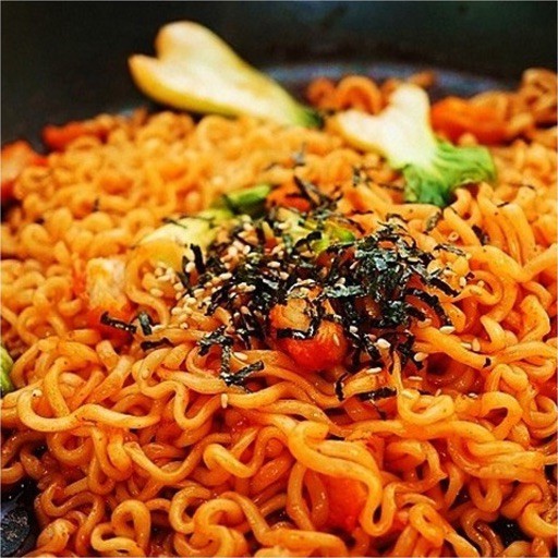 Mì Gà Khô Cay ( Mì Cay Samyang Hàn Quốc)