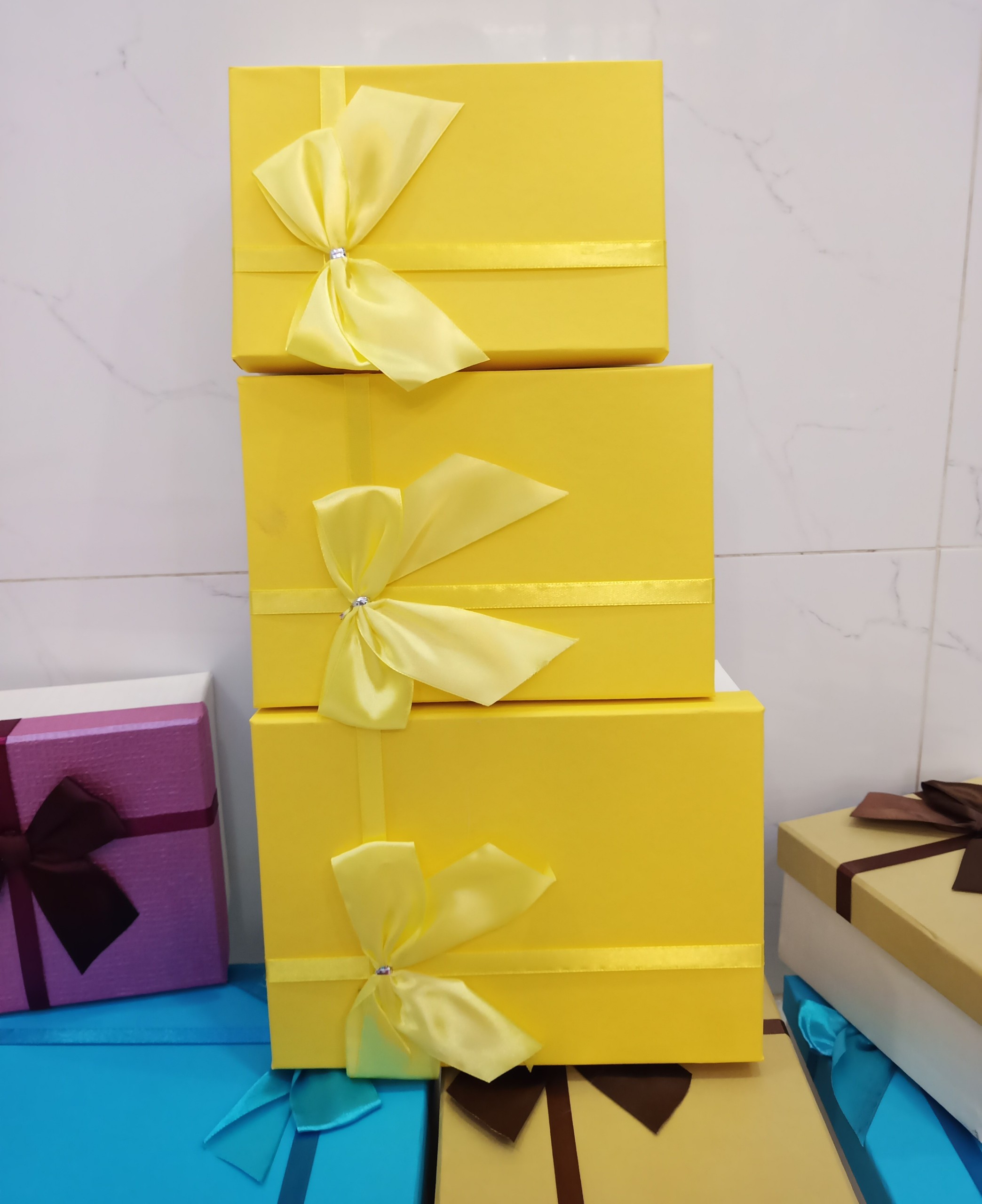 [Selling] gift box 20/10 attached accessories gift with floral flower wax fabric used for packaging gift wrapping 20/10 mother gift box, lovers baseball career included greeting card