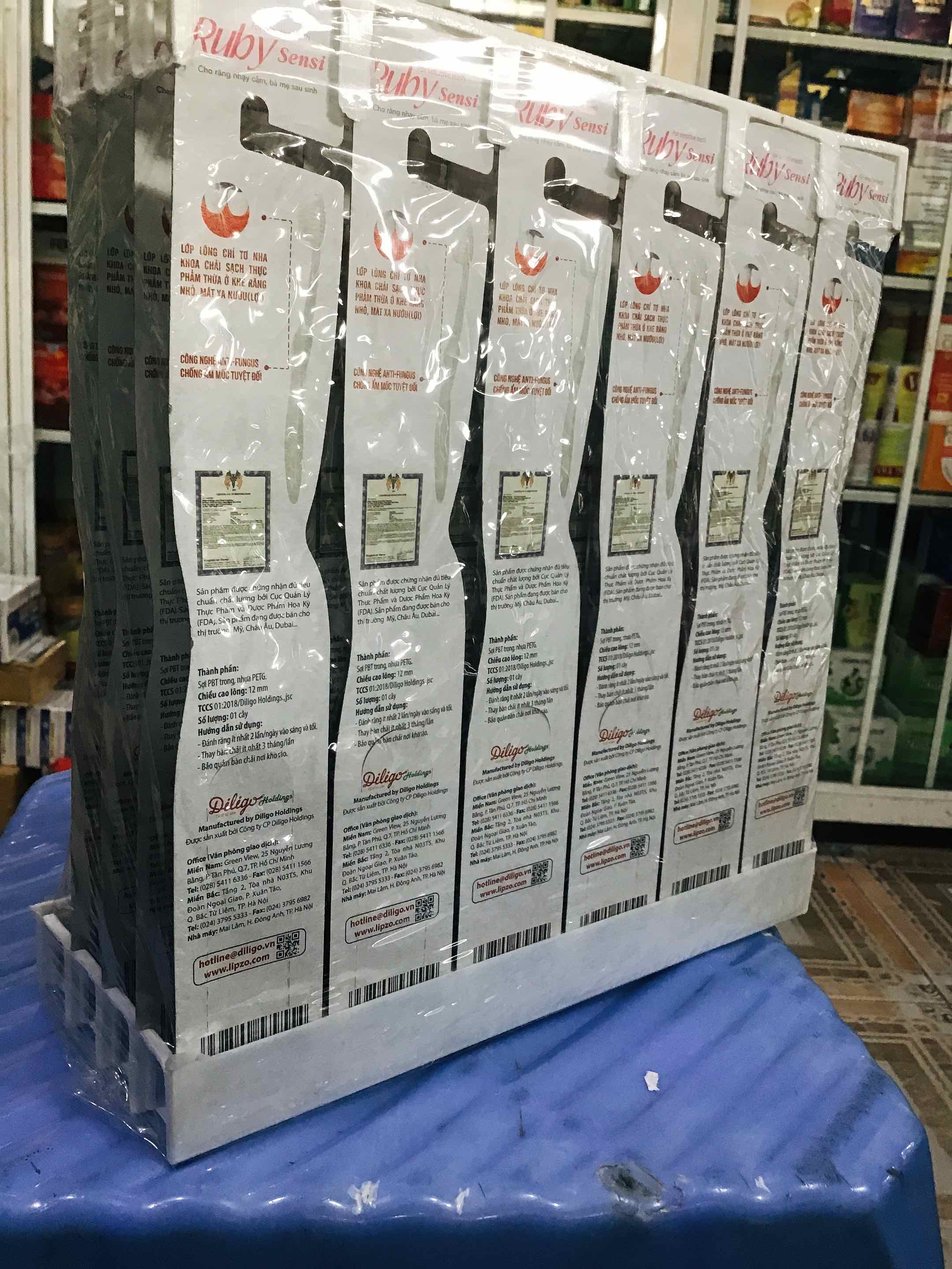 [HCM]bàn chải đánh răng Lipzo ruby sensi