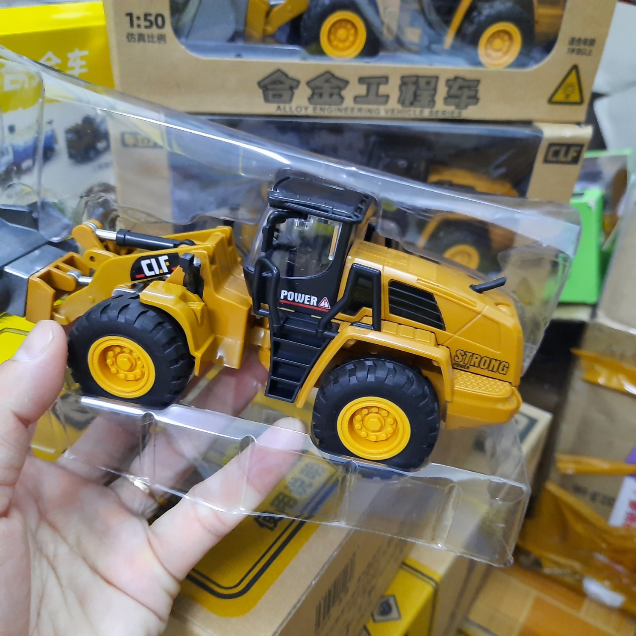 Xe xúc và ủi đất mô hình xe công trình đồ chơi trẻ em tỉ lệ 1:50 mô hình bằng sắt