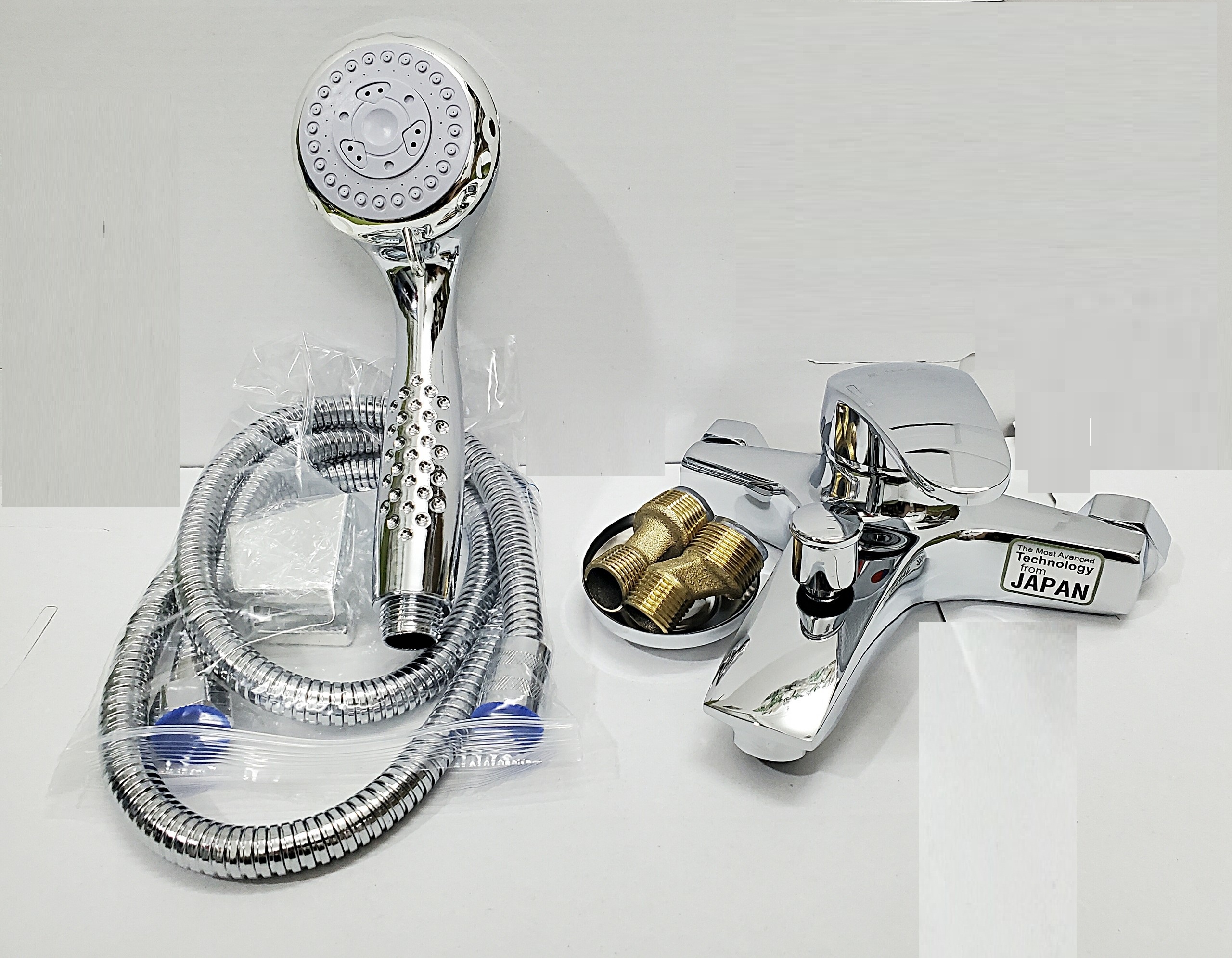 [Q.Tân Bình]  Củ Sen Tắm Vòi sen tắm NÓNG LẠNH THAU XI và tay sen và dây sen đủ bộ CỦ BÈ