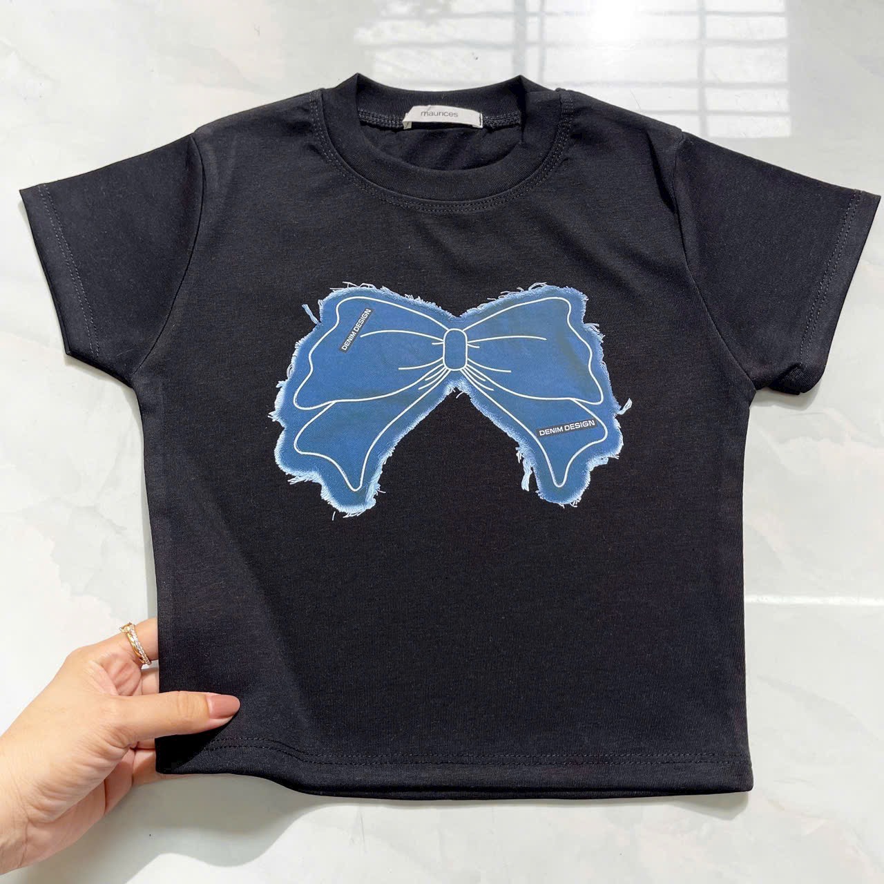 Áo thun in hình nơ dáng croptop basic xinh xịn