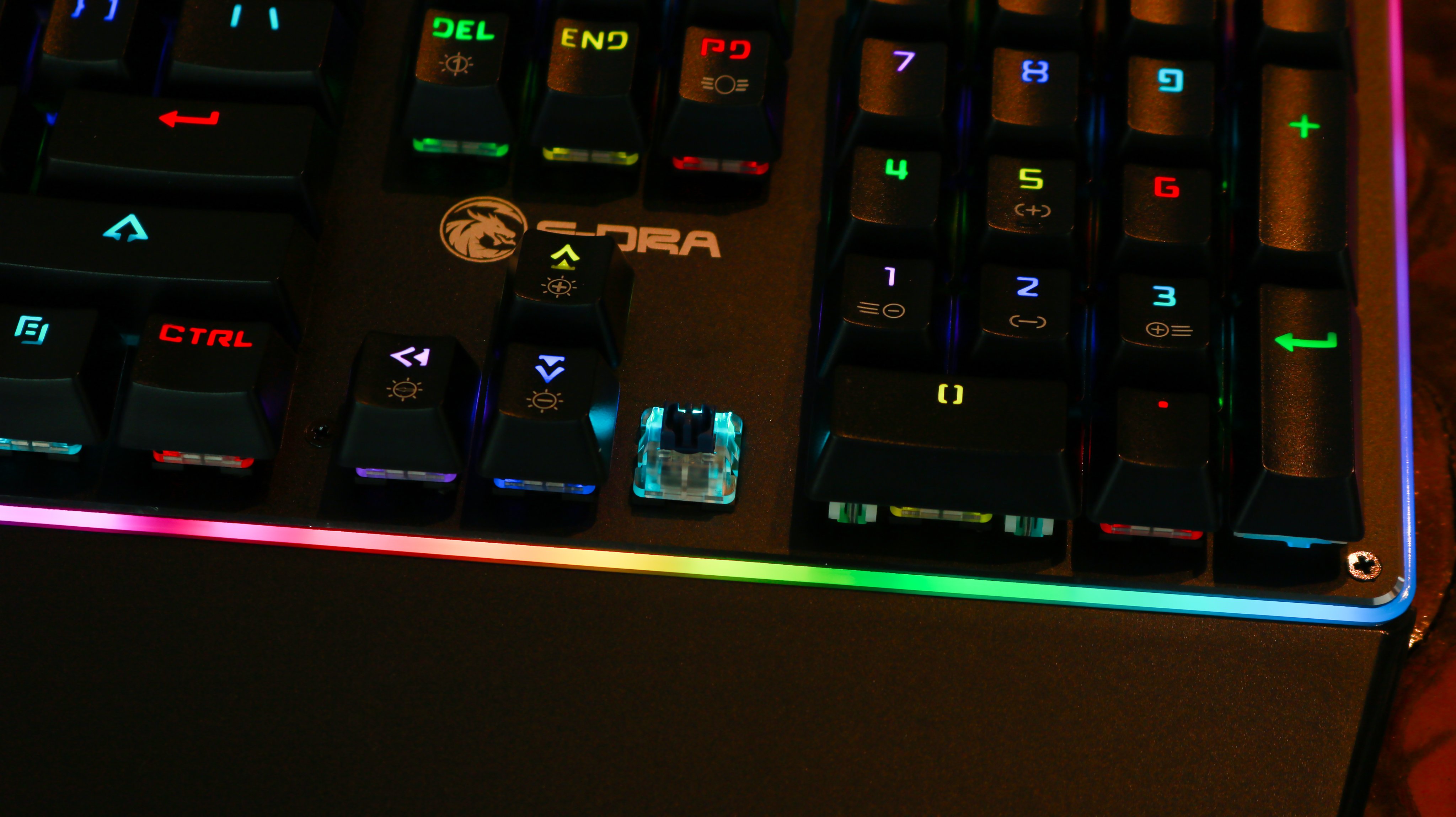 Bàn phím cơ E-DRA EK308 RGB ( Switch quang chống nước, LED RGB BH 2 năm)