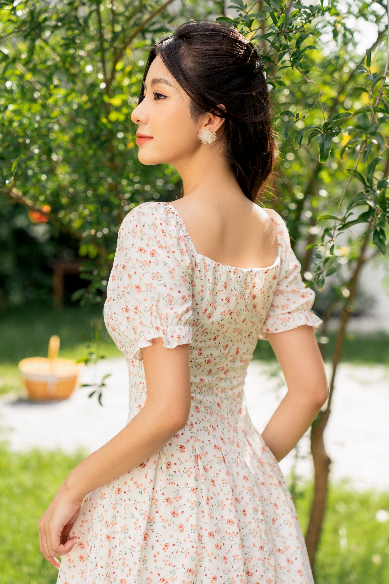 Váy cổ vuông eo chiết ly  TIINSTORE  V0T609