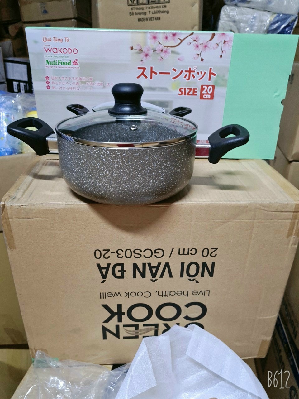 Nồi vân đá chống dính Size 20cm .HKM sữa Nuti