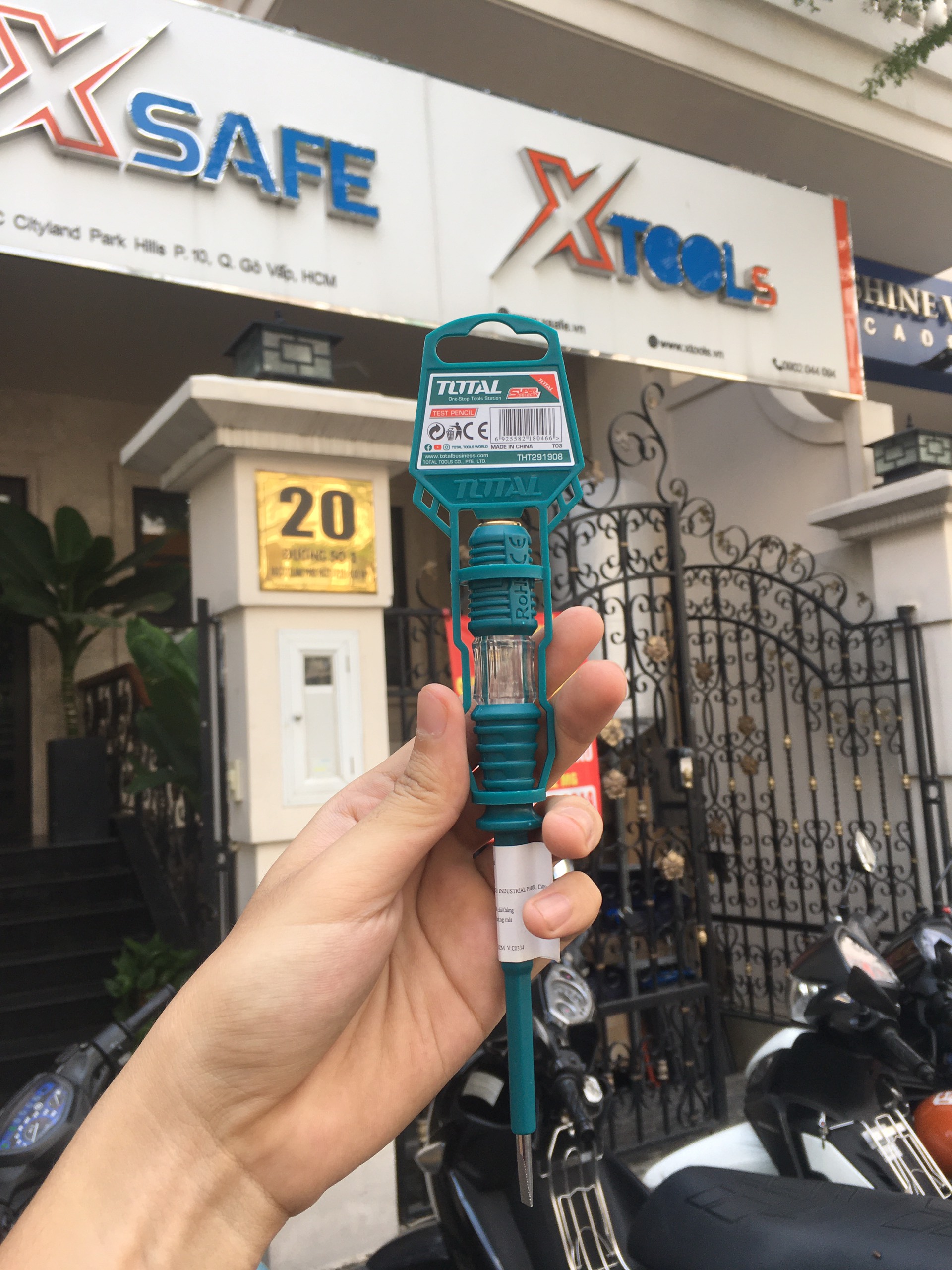 Bút thử điện TOTAL chất liệu nhựa tổng hợp cao cấp Bút điện từ nhựa tổng hợp cao cấp chịu nhiệt tốt chống ăn mòn THT291408