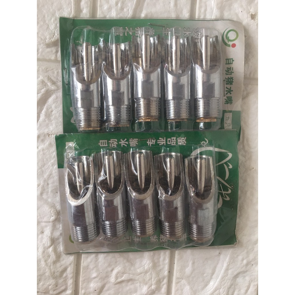 Núm uống nước tự động cho heo