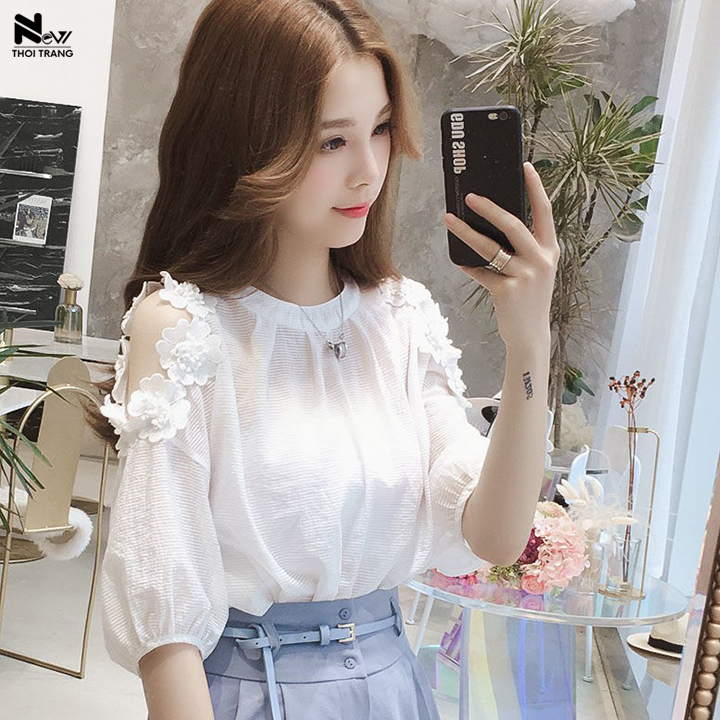 Áo Kiểu Hở Vai Đính Hoa - New Thoi Trang