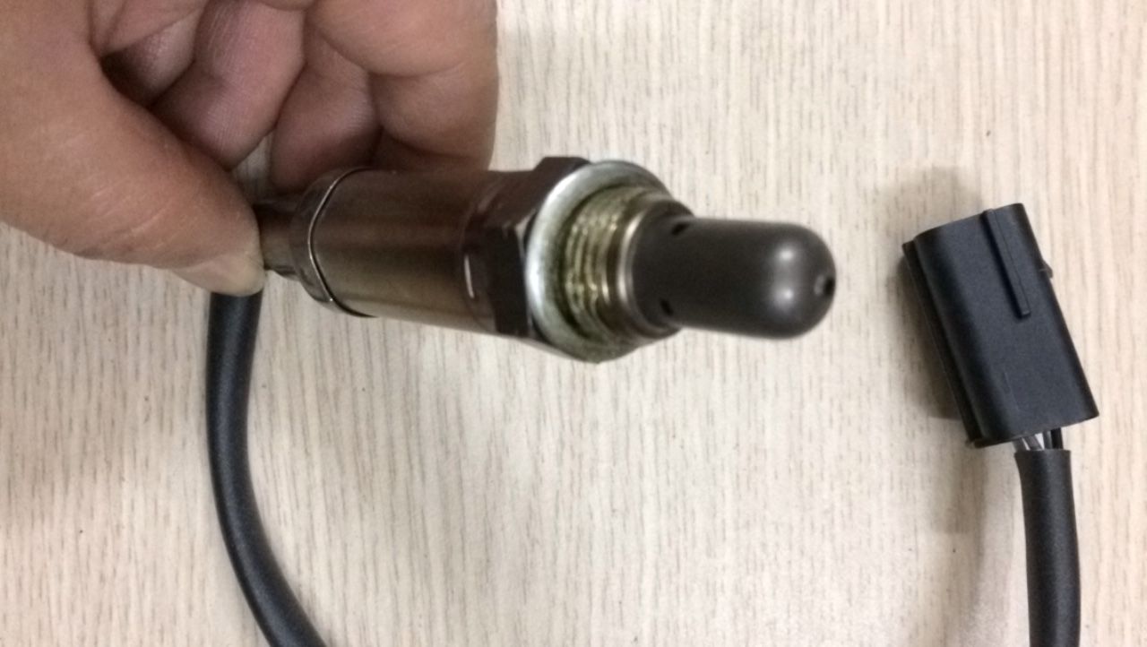 Cảm biến khí xả (Oxy) Dongben 870