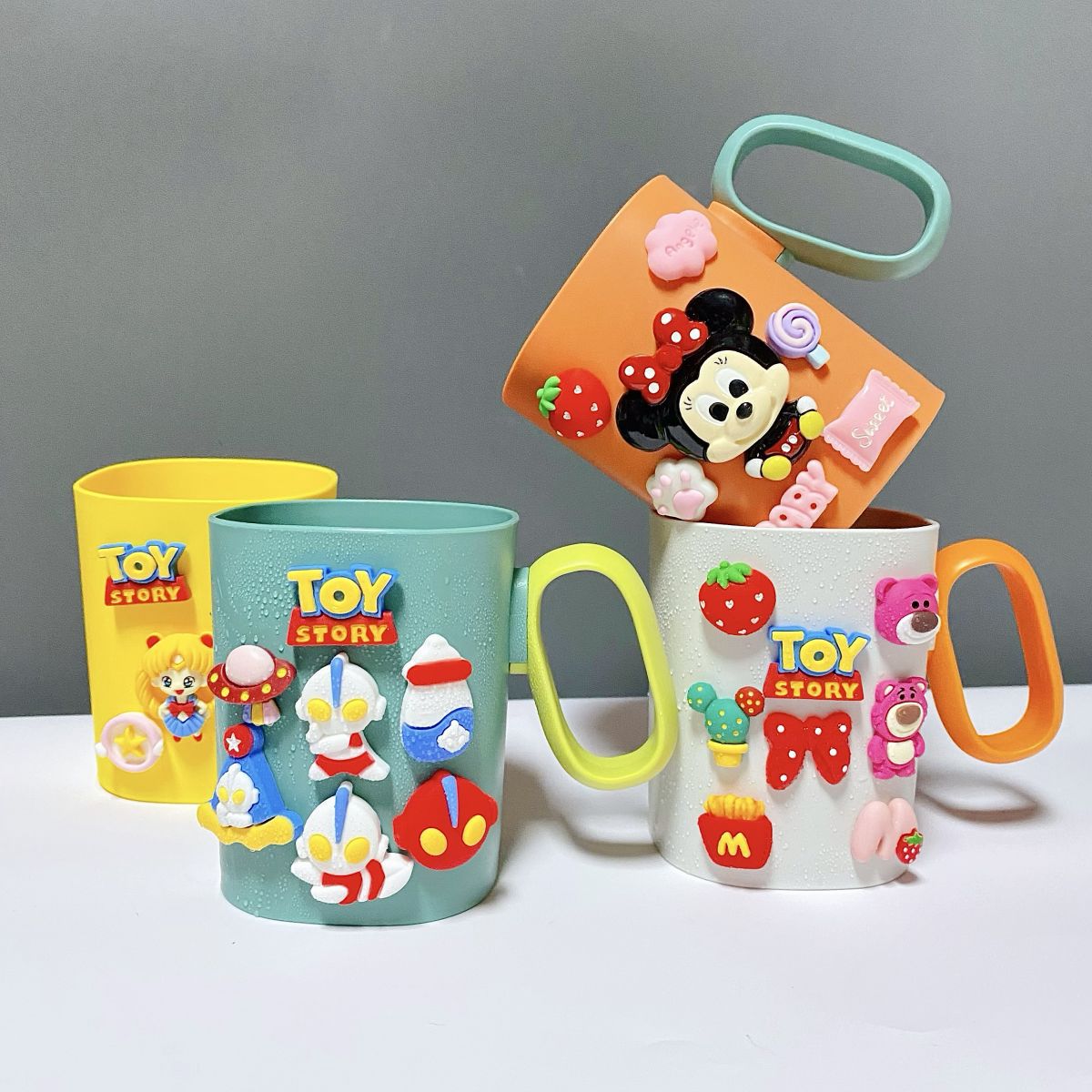 Ly Uống Nước/ Ly Đánh Răng cho Bé Kitty Doraemon Mickey Minnie