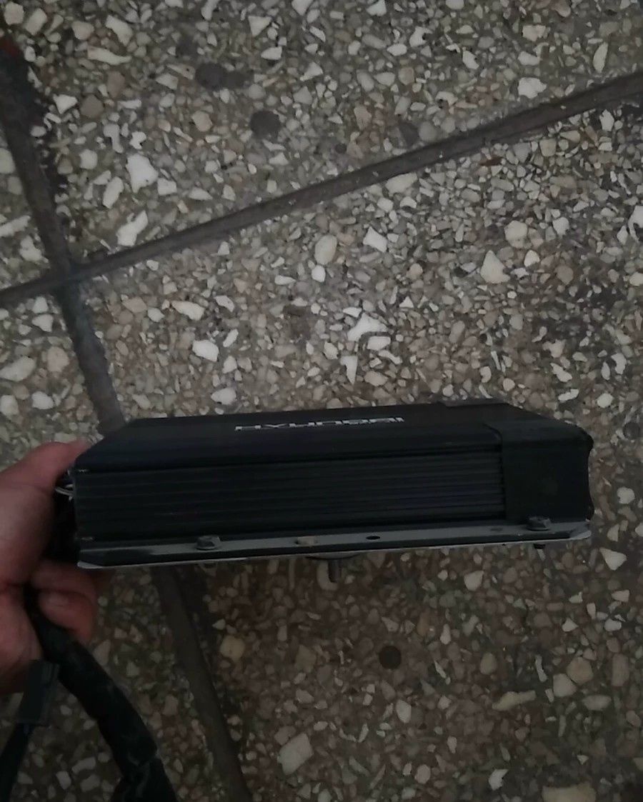 ampli 6 kênh tháo xe Hyundai nhập khẩu