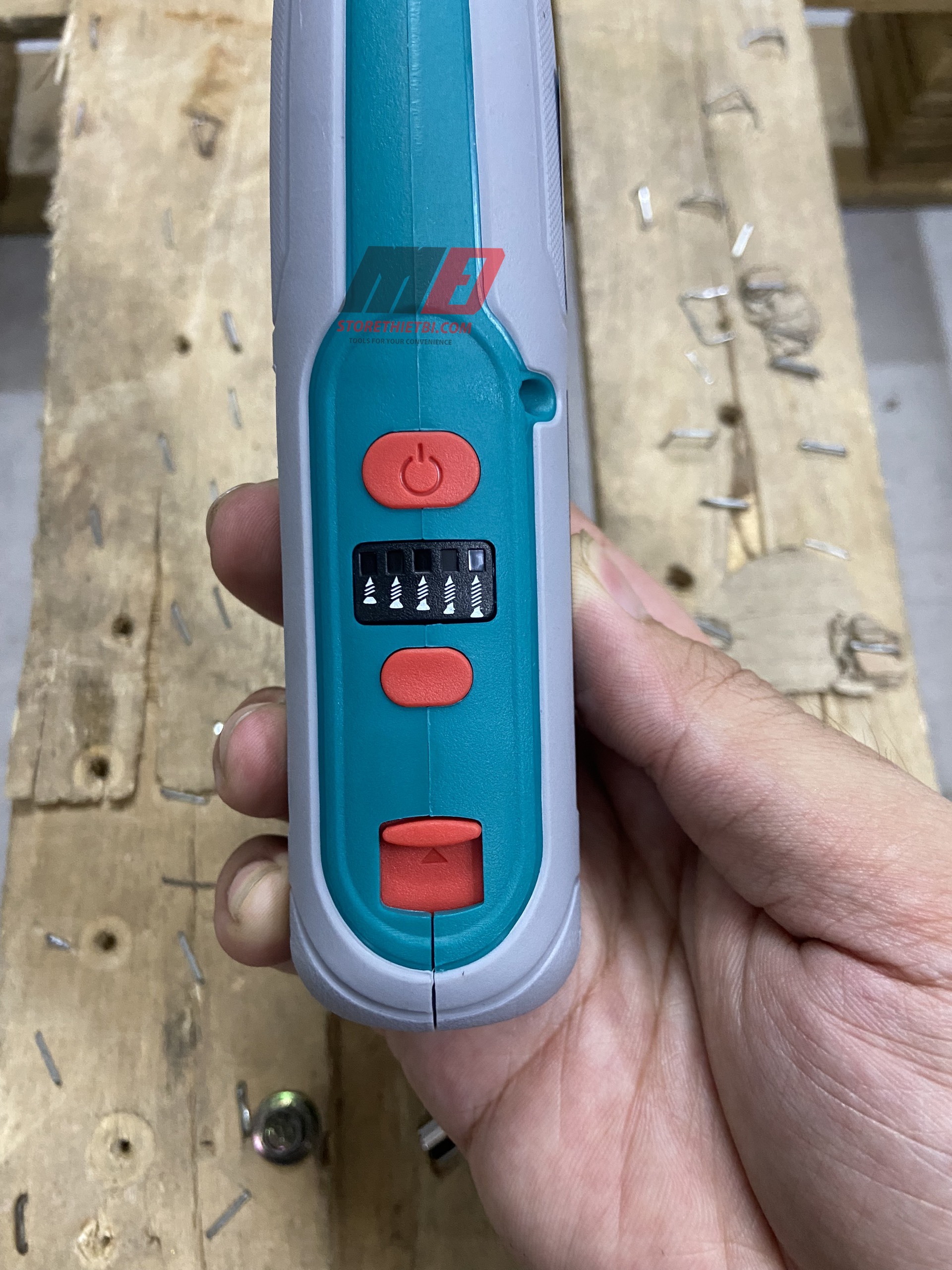 TSDLI0423 Máy siết vít dùng pin 4v Total
