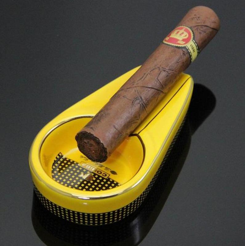Gạt tàn xì gà cohiba bằng sứ 1 điếu P-100 gồm 3 màu : Đen,Trắng,Vàng (màu Vàng)