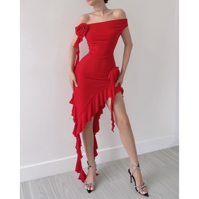 Đầm Hoa Tua Rua Lệch Vai Vạt Xéo