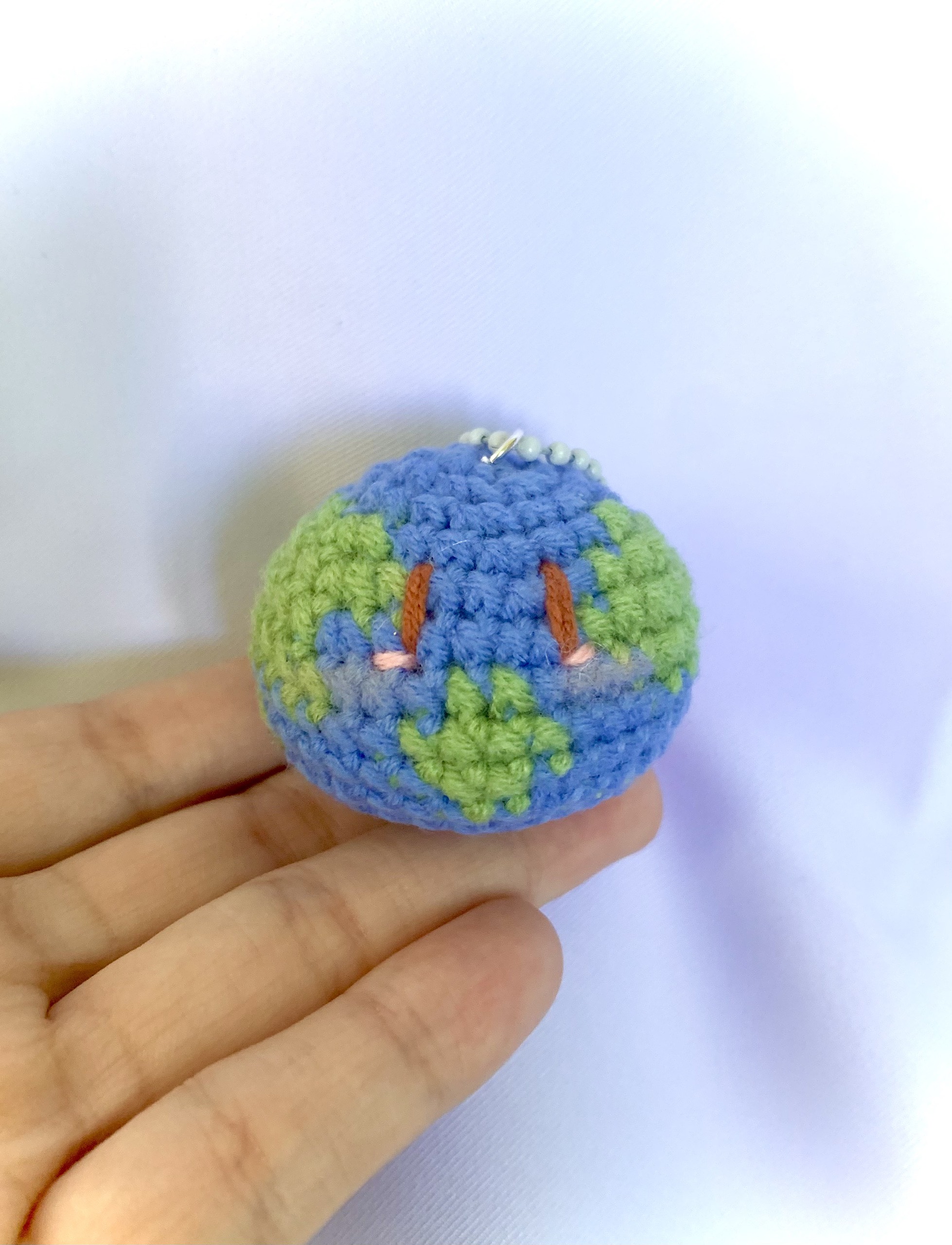 Móc khóa cặp đôi Trái Đất và Mặt trời bằng len handmade Cute