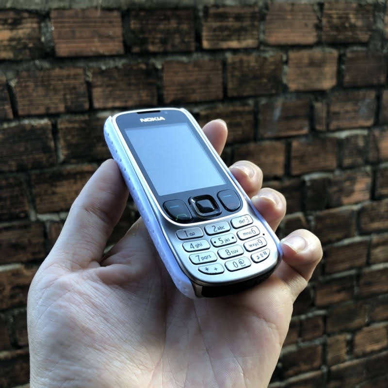 ỐP LƯNG NHỰA NOKIA 6303 [Hàng mới 100%]