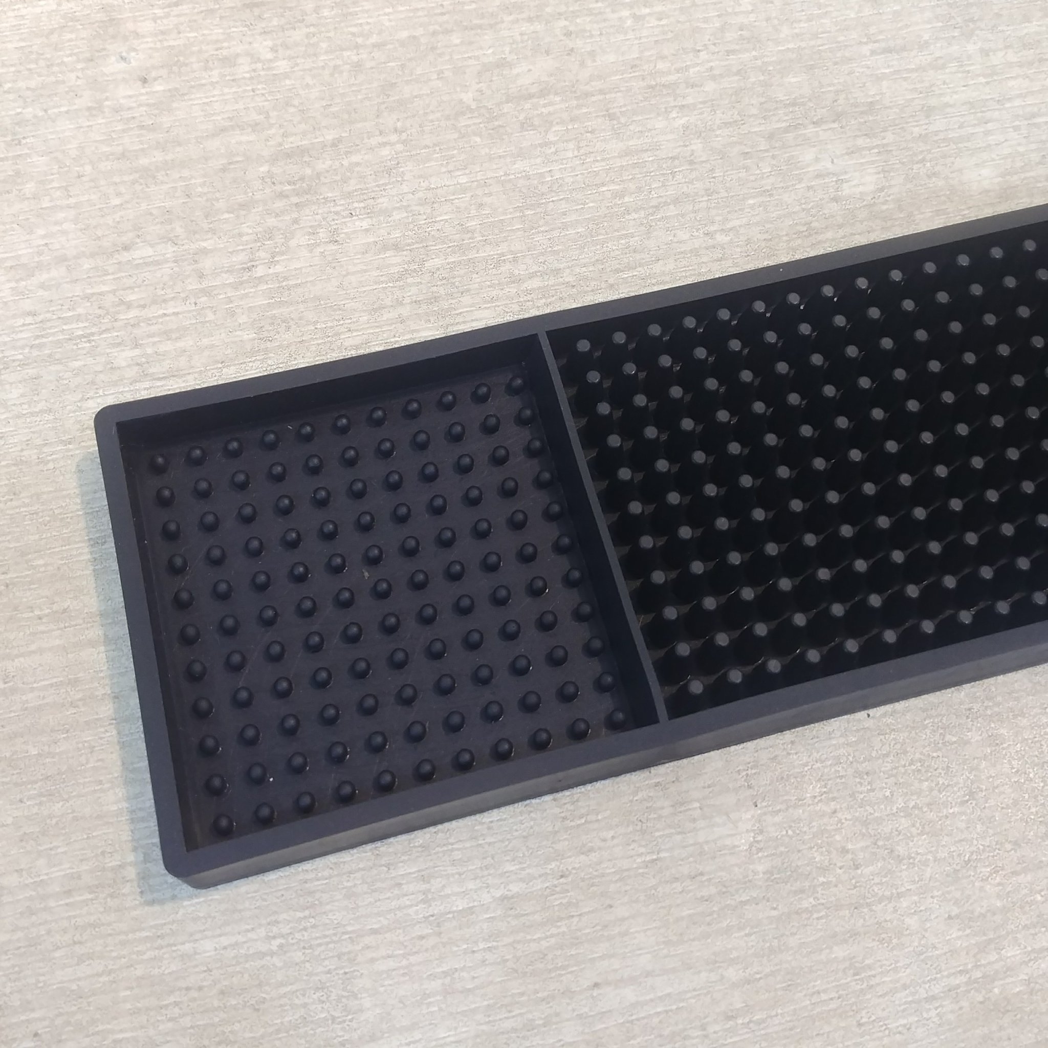 [HCM]THẢM CAO SU QUẦY BAR PHA CHẾ 60X8 CM