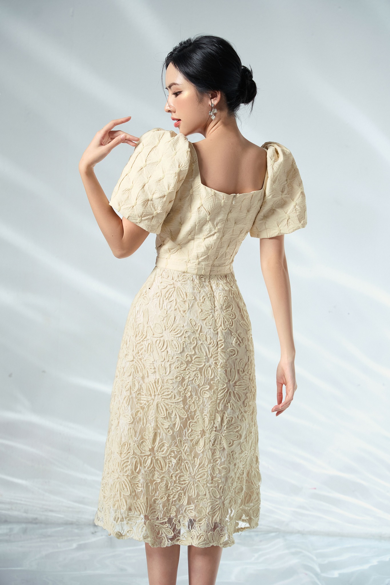 OLV - Đầm Bertha Lace Midi Dress