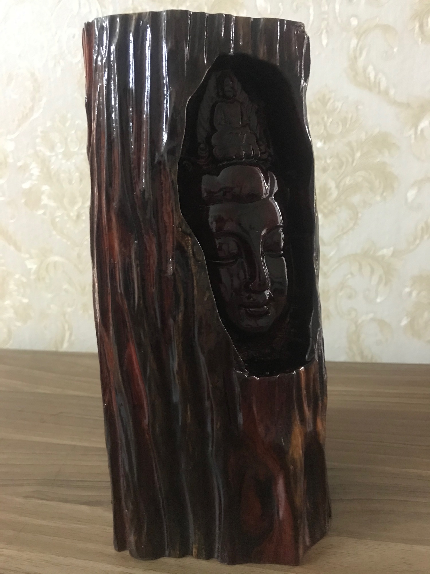 Tượng gỗ điêu khắc diện phật