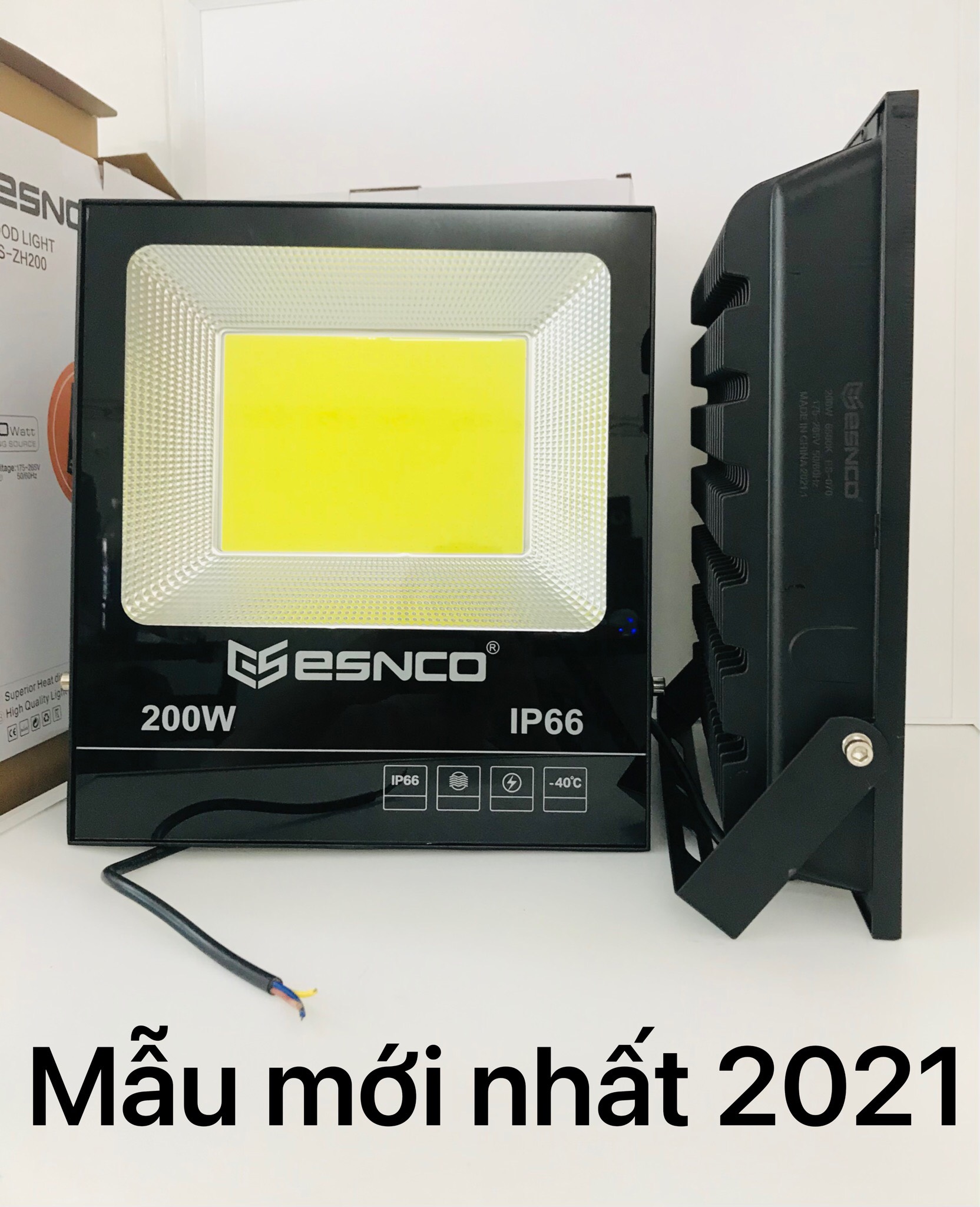 [HCM]Siêu Phẩm Đèn Pha 200W siêu đẹp  siêu sáng chất lượng ESNCO thích hợp cho công trình sân bóng đá nhà xưởng trang trại