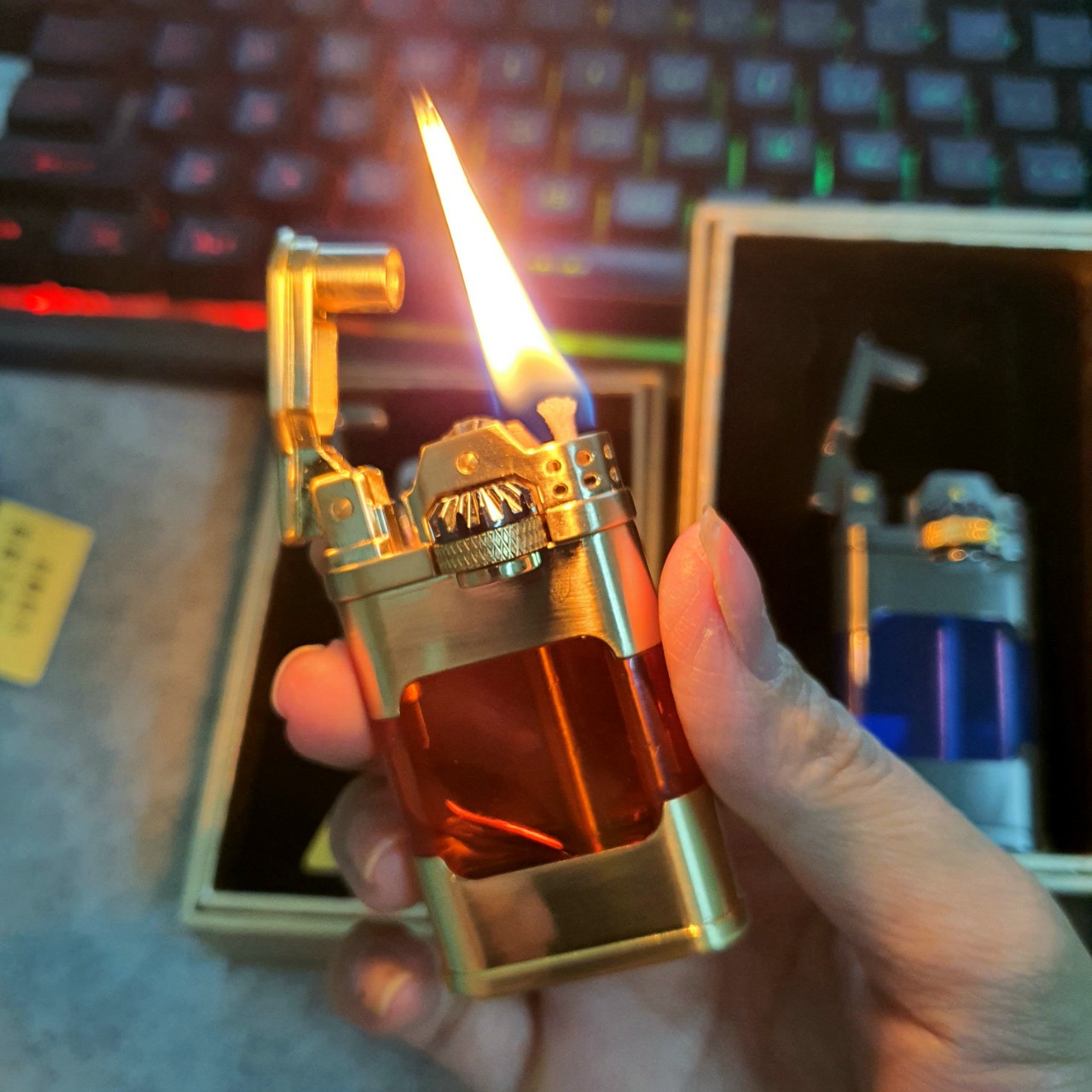 ( Chính Hãng ) Bật Lửa Xăng Đá Lộ Thiên CHIEF CF232 Nhiều Màu ( Tặng Kèm Phụ Kiện ) ( KHÔNG XĂNG)