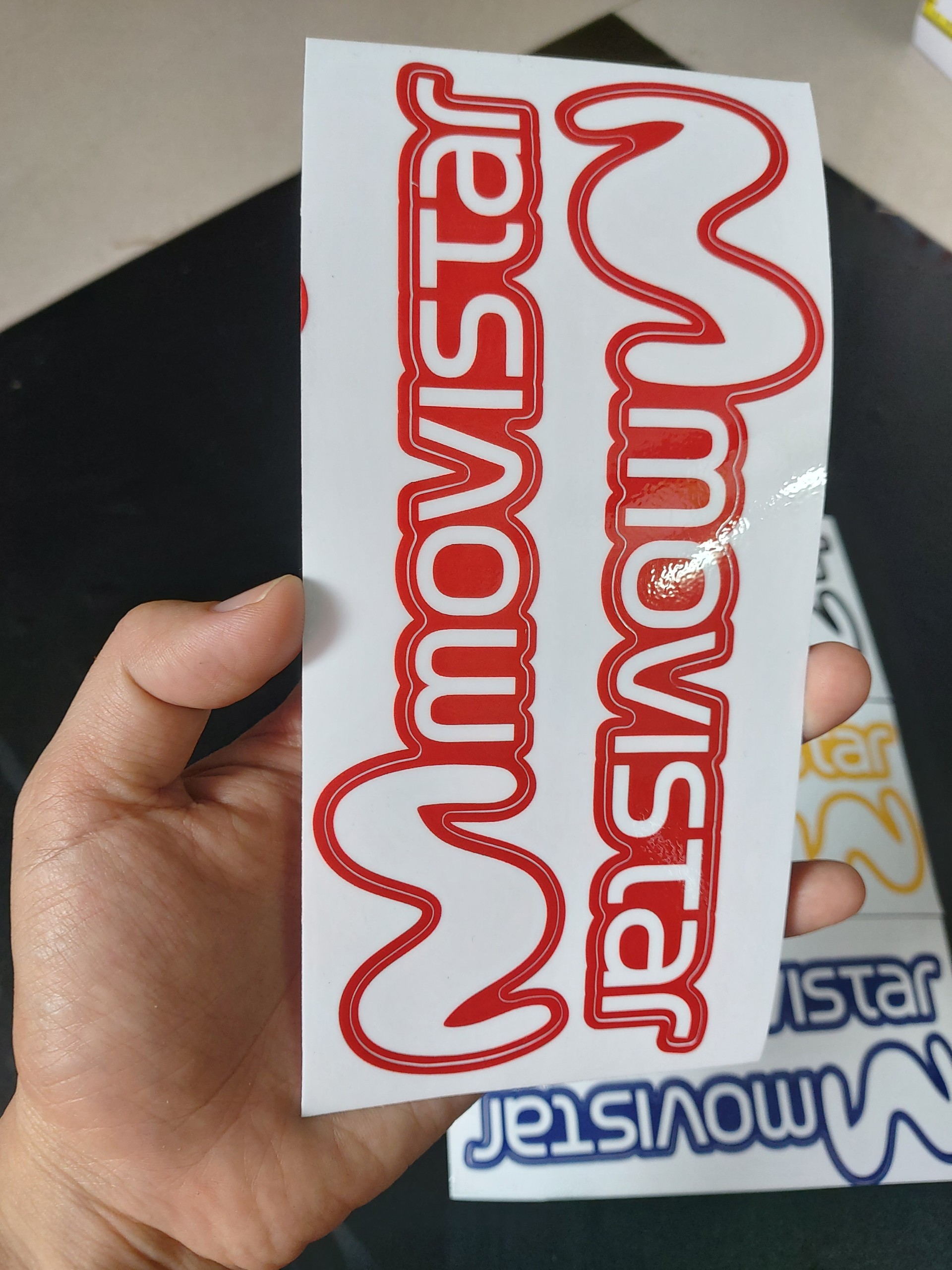 [HCM]logo movistar đỏ bán 1 cặp dài 18cm
