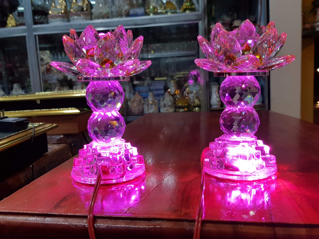 [HCM]Cặp đèn thờ đá pha lê cao cấp Led tự động đổi 7 màu cao 16cm