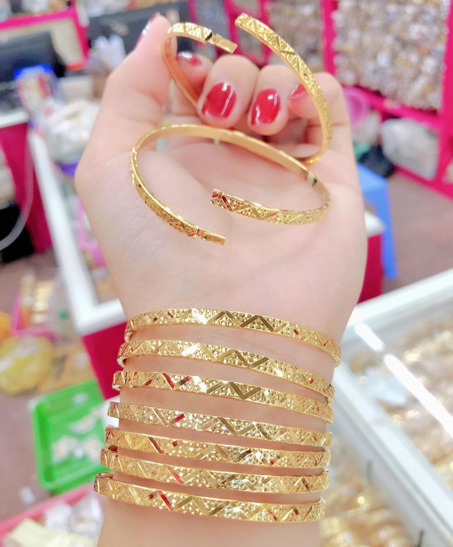 Lắc Tay Sang Chảnh Vòng tay XiMen nữ đẹp mạ vàng cao cấp khóa lưỡi gà khóa vàng thật phủ vàng kim chạm khắc hoa văn xinh đẹp ximen bộ 7 cái siêu sang trọng TRANG SỨC GADO L051 - Tăng Năng Lượng Cho Ngày Mới