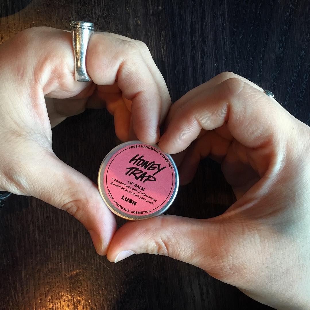 [HCM]Son dưỡng môi LUSH - Honey Trap lip balm
