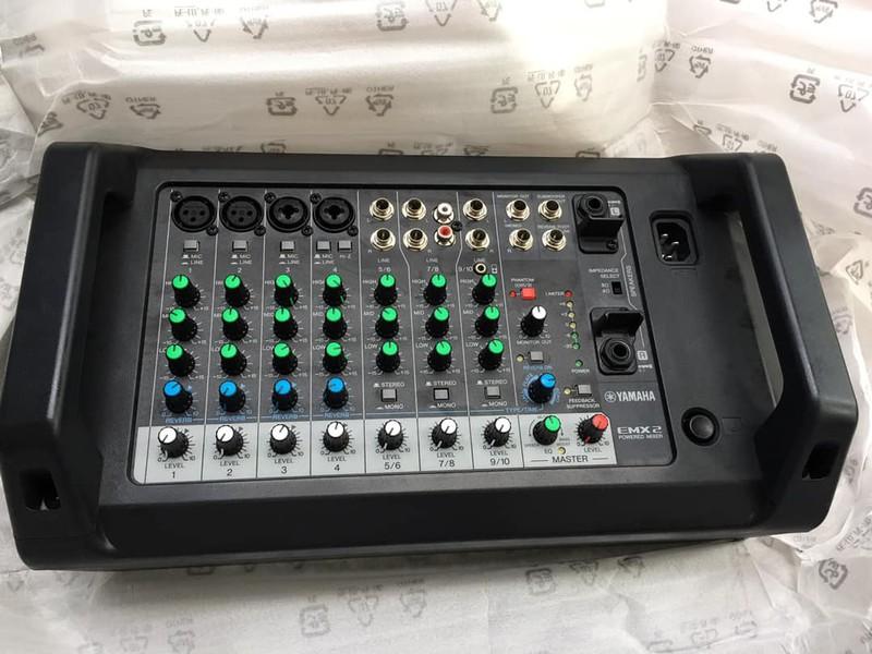 Mixer Yamaha EMX-2