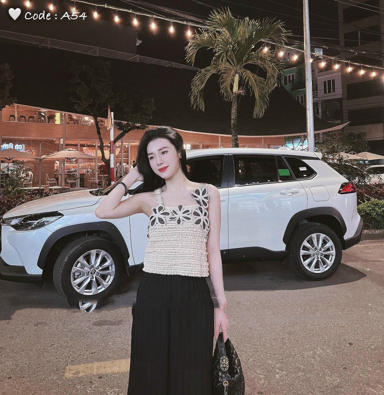 Áo len 2 dây phối hoa tiểu thư siêu xịn