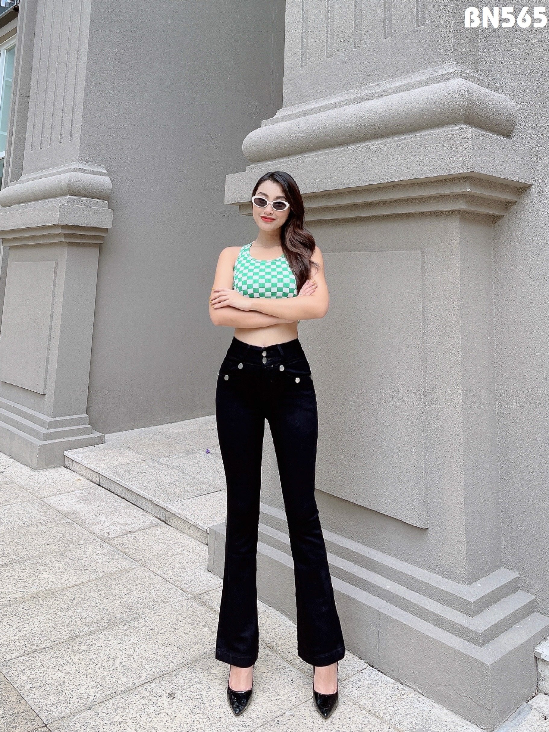 Quần jeans quần bò nữ ống loe màu đen