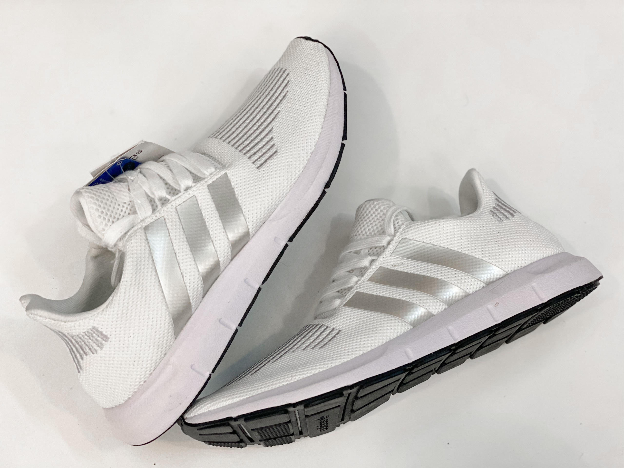 [HCM]Giày nam nữ Run swift mới nhẹ bền êm thời trang (Trắng)