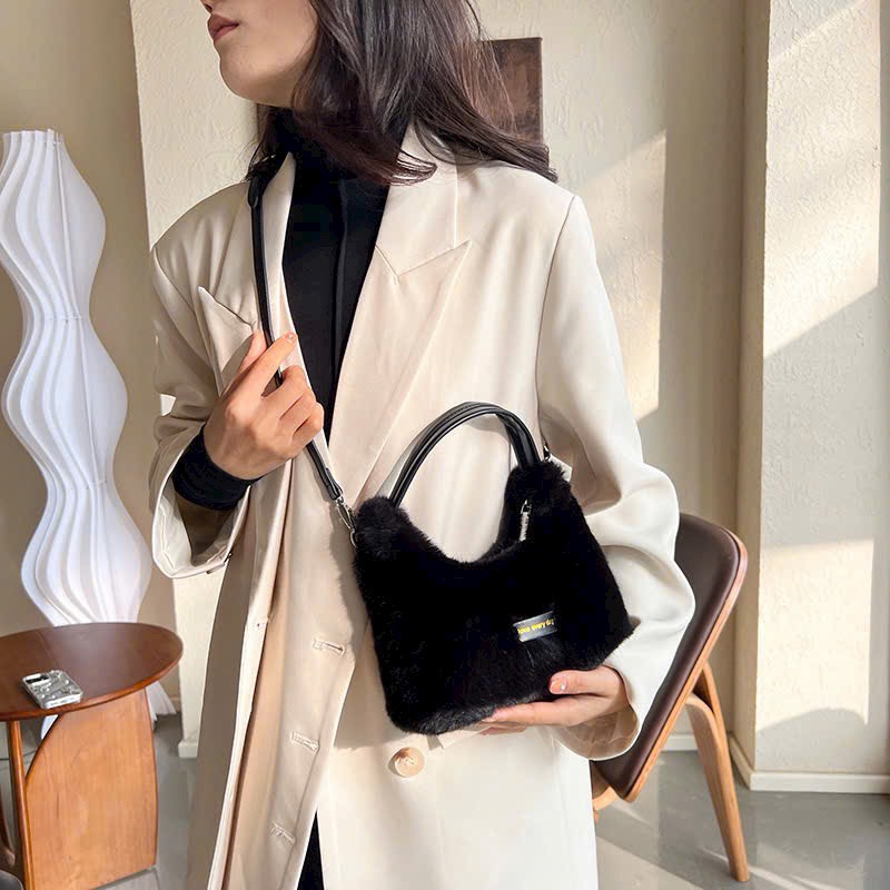 Túi đeo vai đeo chéo lông mềm mịn
