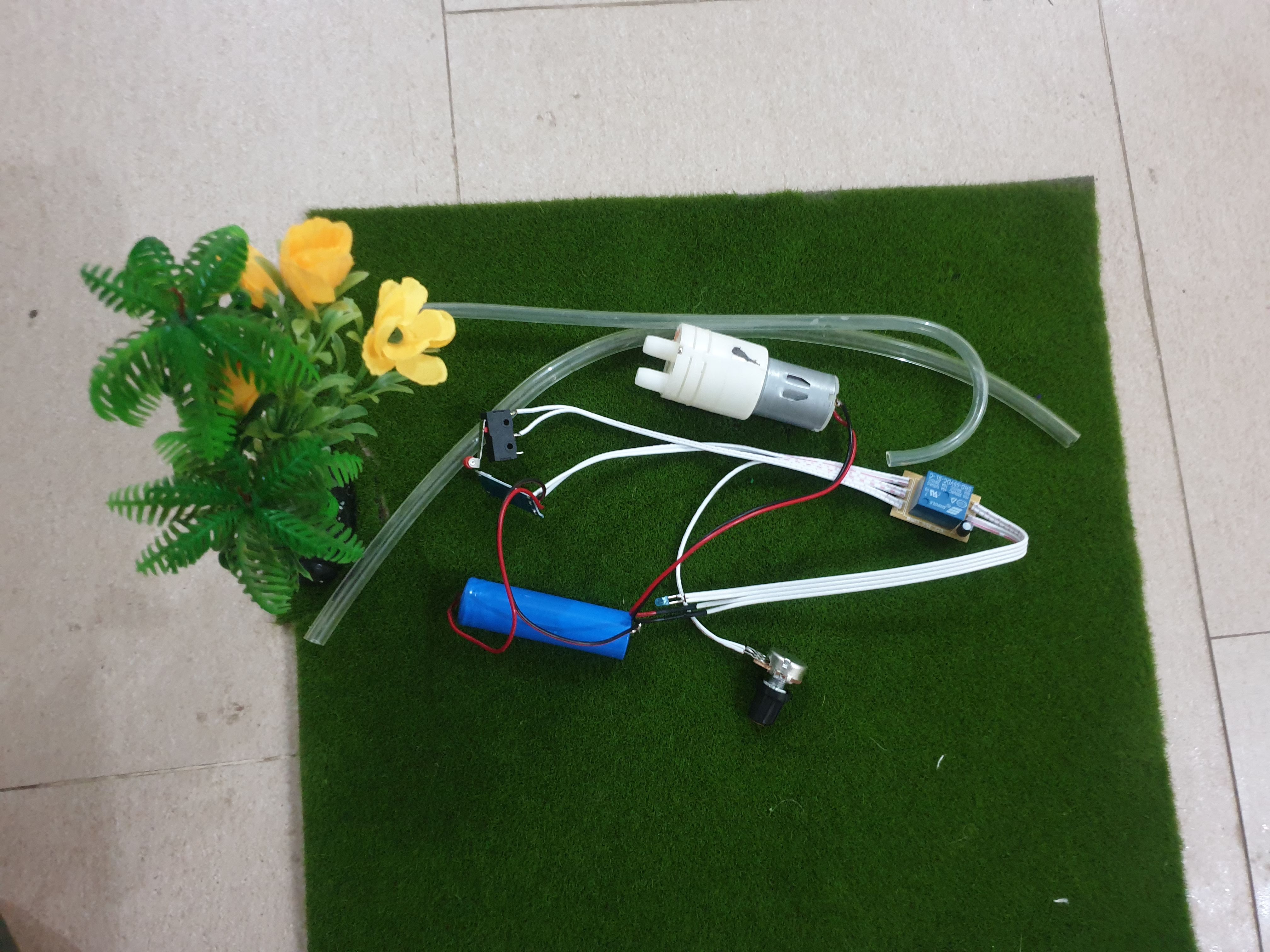 combo chế bình rót rươu tự động bơm hút miễn phí ship