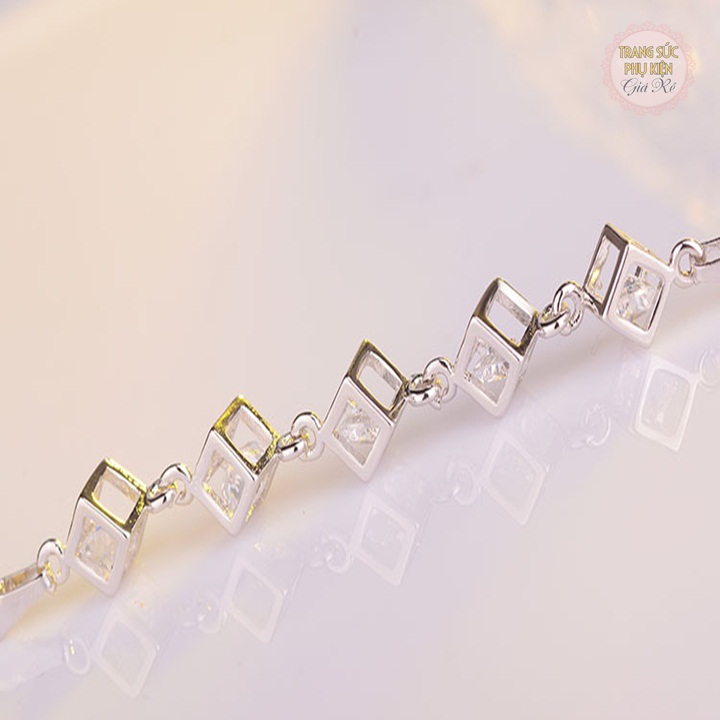 Lắc tay nữ đá lồng xinh xắn LT53