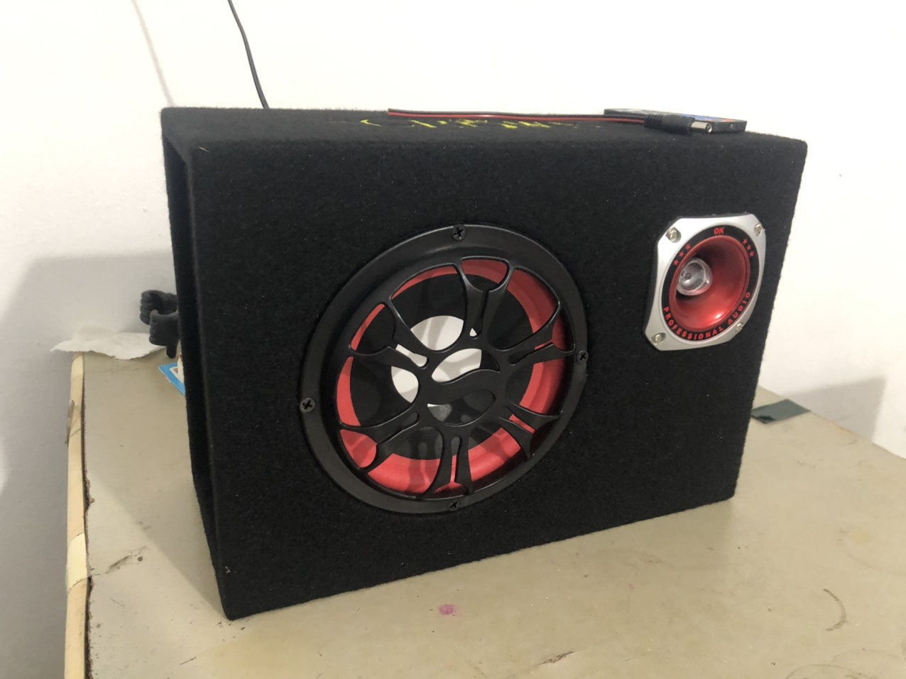 Loa Crown 6 bluetooth đế vuông Bass căng đét.