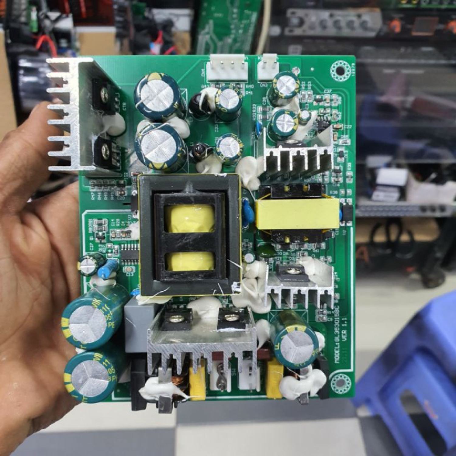Nguồn xung dùng cho mạch loa kéo +/-30v