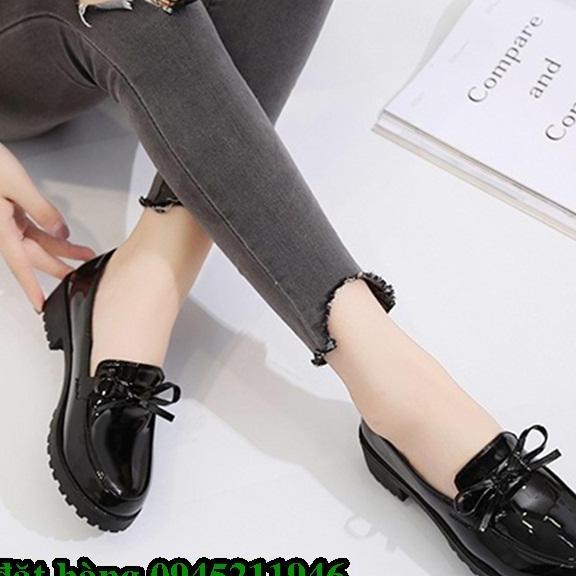 Giày lười nữ da bóng đính nơ đế vuông