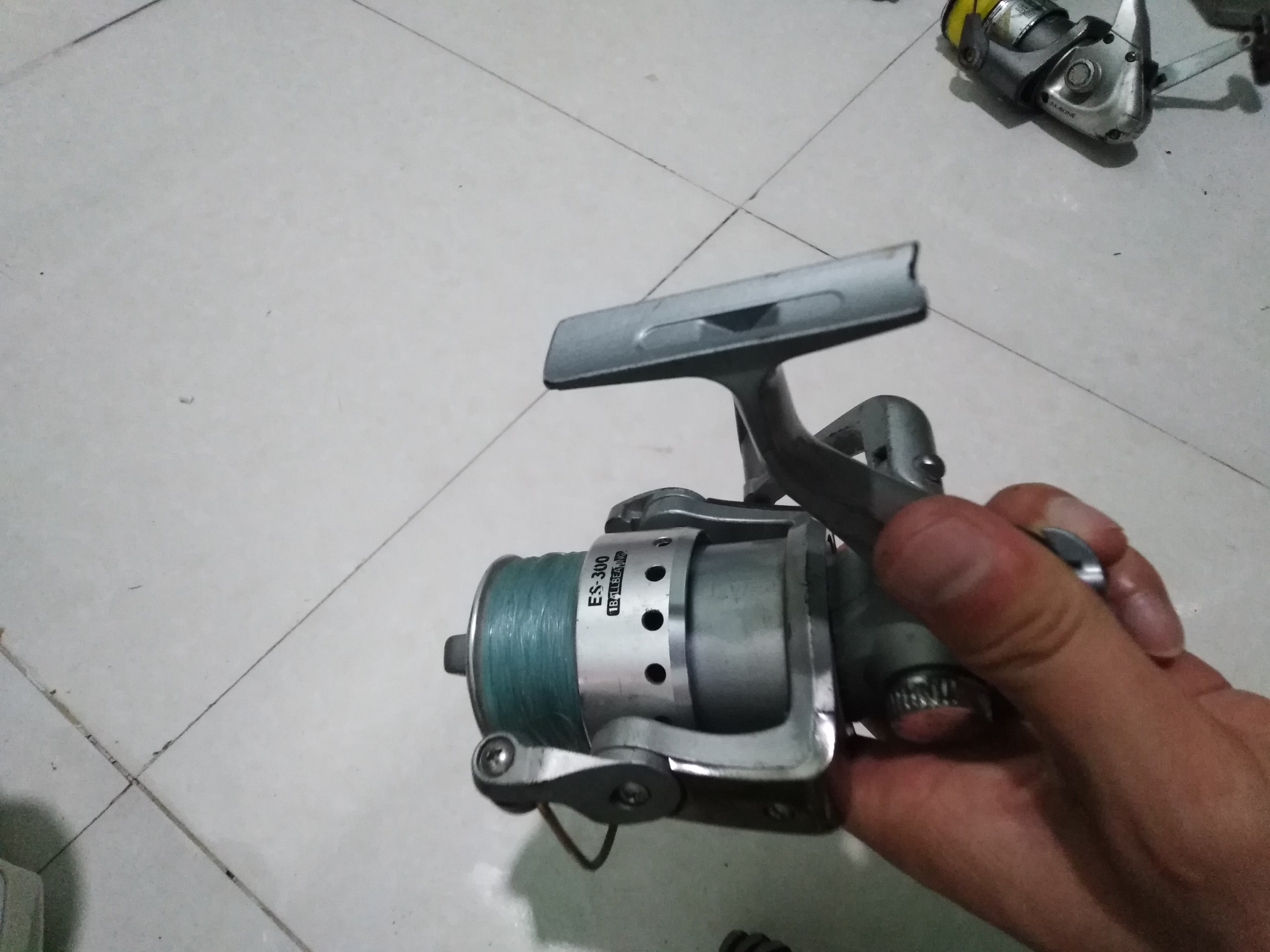 Máy câu bãi nhật Esteem spin