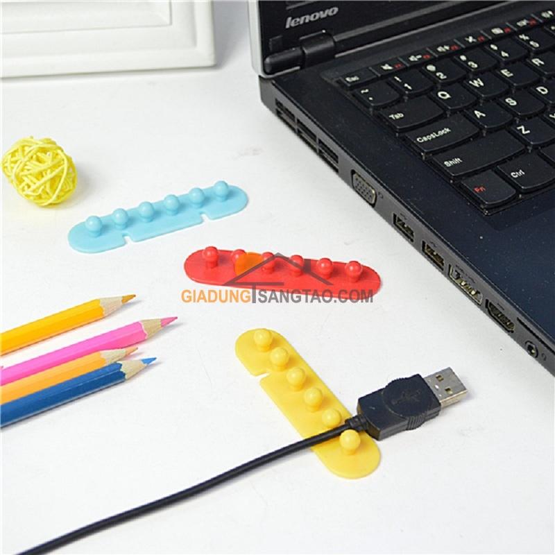 Vỉ 2 nút dài giữ dây sạc, cáp gọn gàng M1