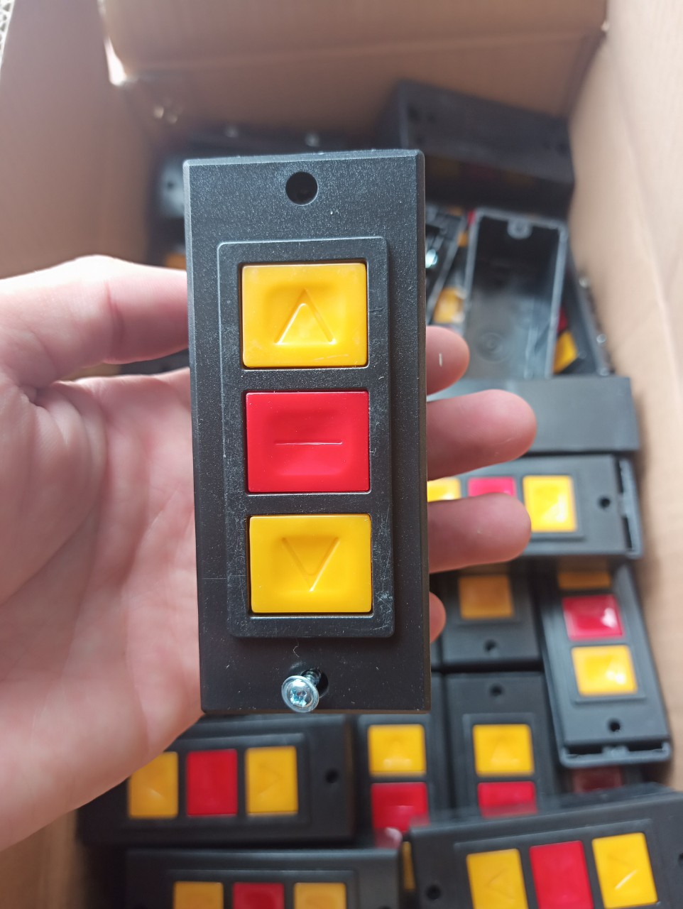 Công tắc cửa cuốn 3 nút có dây 3m và không dây