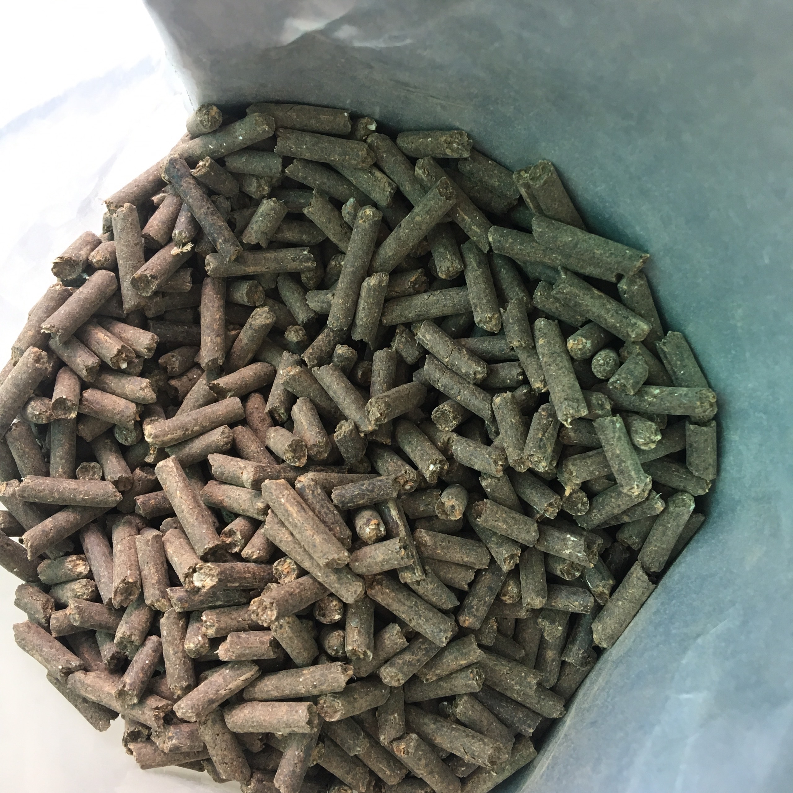 Túi 250gr PHÂN HỮU CƠ GÀ, PHÂN BÓN HỮU CƠ GÀ DÙNG TỐT TRÊN MAI VÀNG, HOA HỒNG RAU SACH 250GR