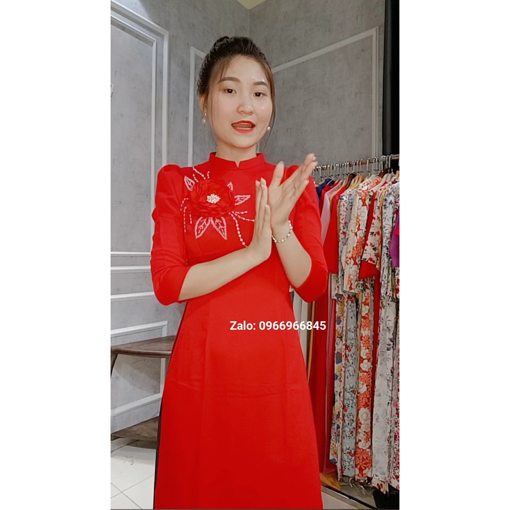 Áo dài màu đỏ tươi lụa tây thi đính hoa nổi trẻ trung - Áo Dài Đan Linh