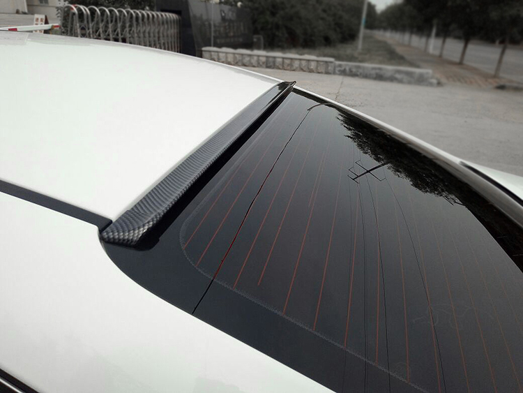 Đuôi cánh dáng thể thao 3d carbon