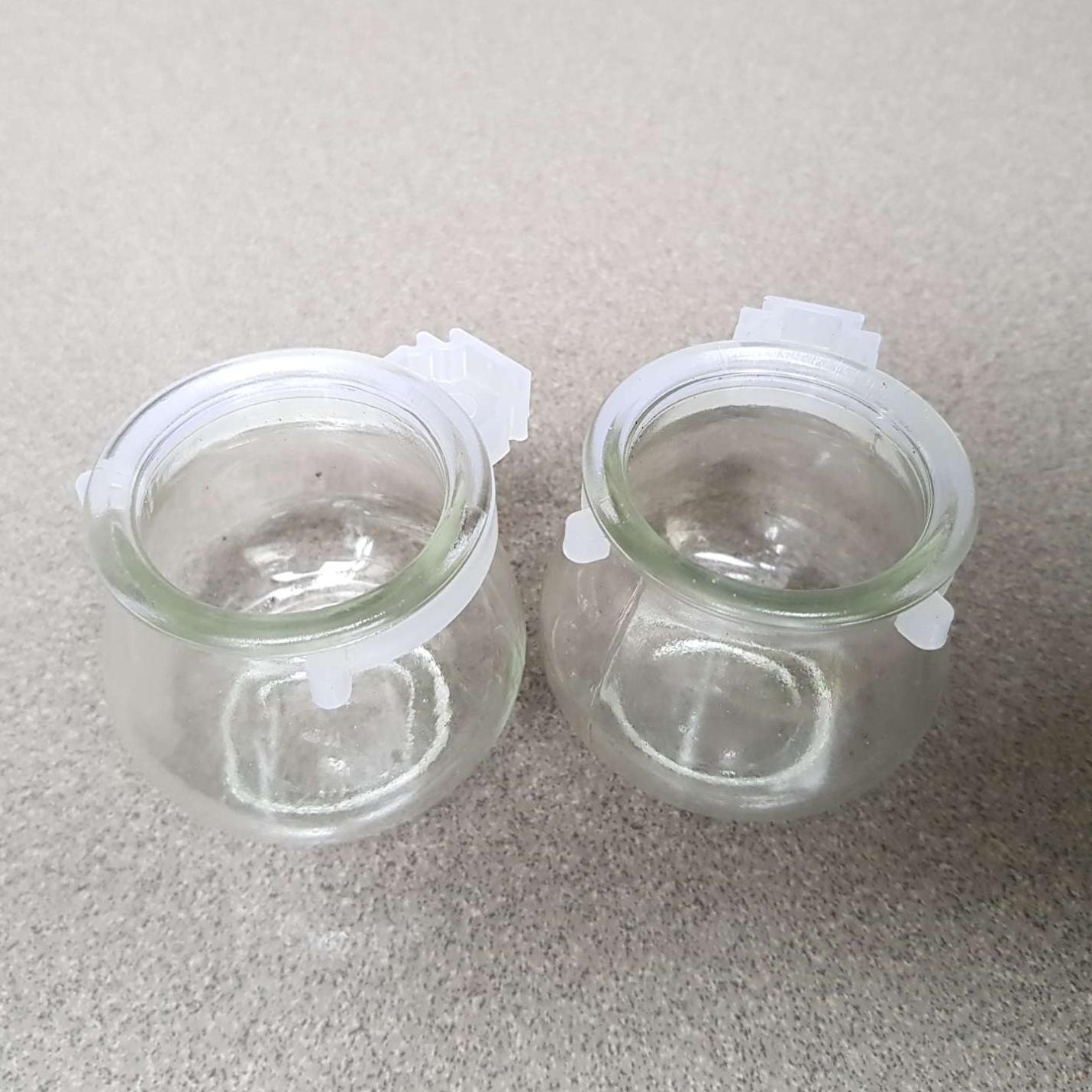 2 cóng thủy tinh cho chim ăn uống có móc cài lồng