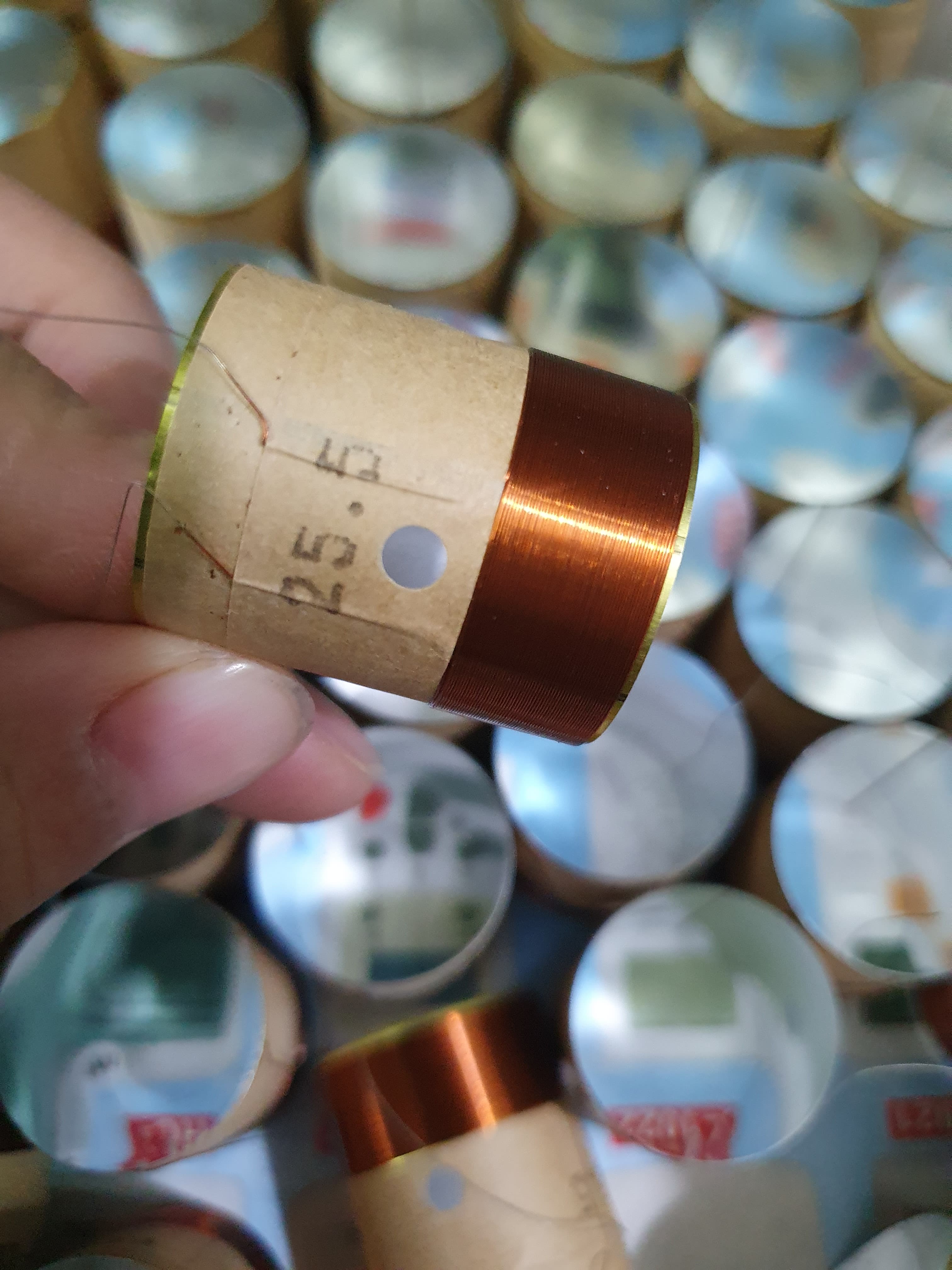 2 chiếc côn loa bát 20 cỡ 25.5